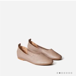 Everlane Dayglove flat EUC tan size 8